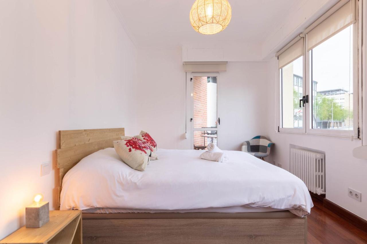 Apartamento Con Vistas Al Estadio San Mames Bilbao Luaran gambar